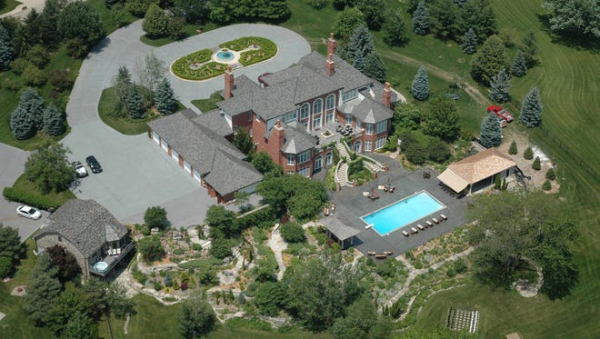 This West Des Moines mansion sold for $5.3 million.